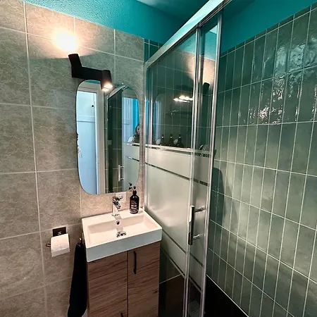 Beachfront Tiffany Design Apartman