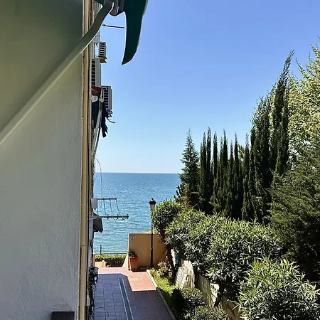 Beachfront Tiffany Design Apartman Estepona